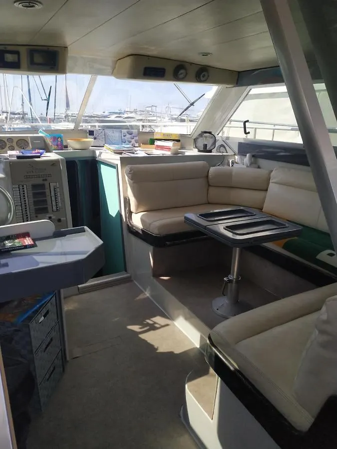 Ferretti 36 ' Bateau A Quai Vieux-Port Cannes Festival La Croisette Botel