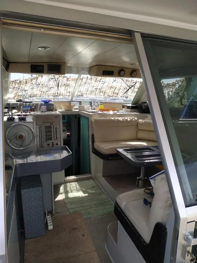 Ferretti 36 ' Bateau A Quai Vieux-Port Cannes Festival La Croisette
