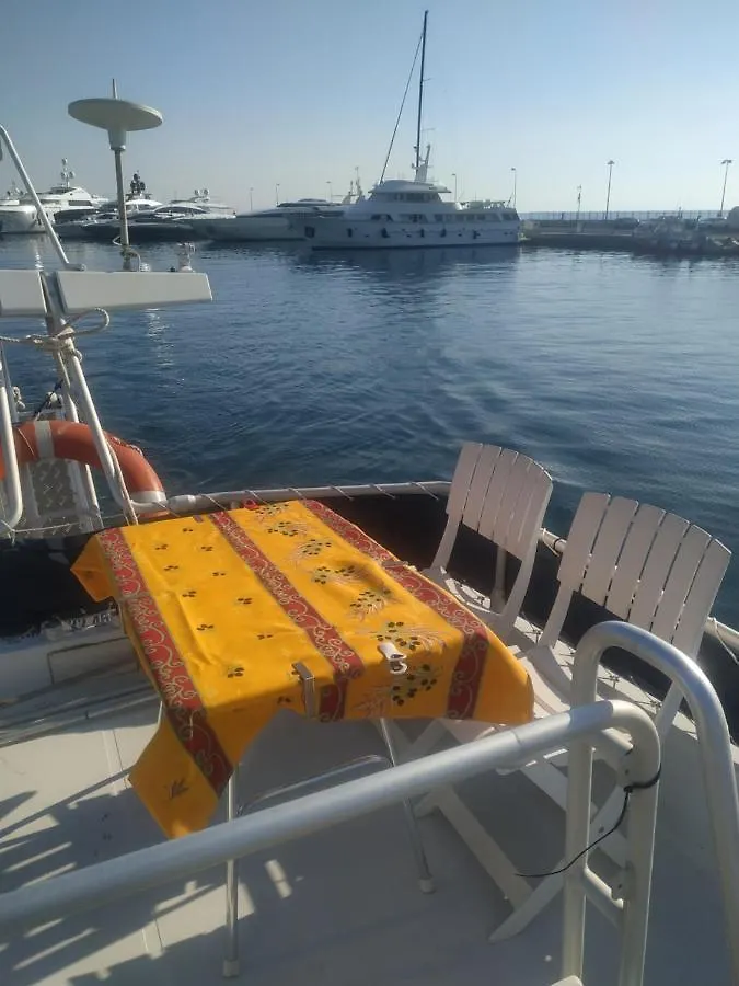 Botel Ferretti 36 ' Bateau A Quai Vieux-Port Cannes Festival La Croisette France