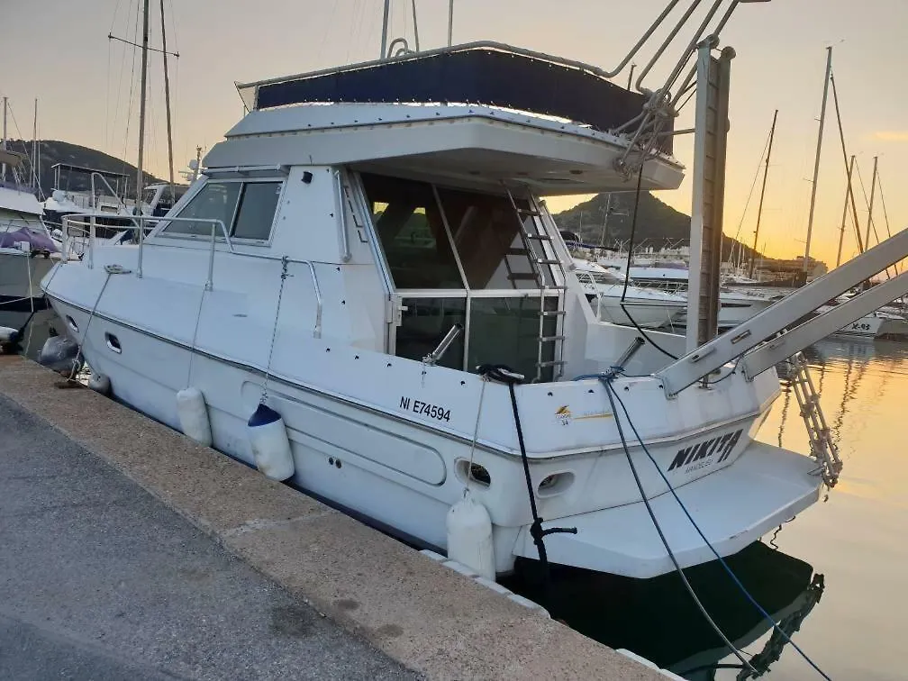 Ferretti 36 ' Bateau A Quai Vieux-Port Cannes Festival La Croisette France