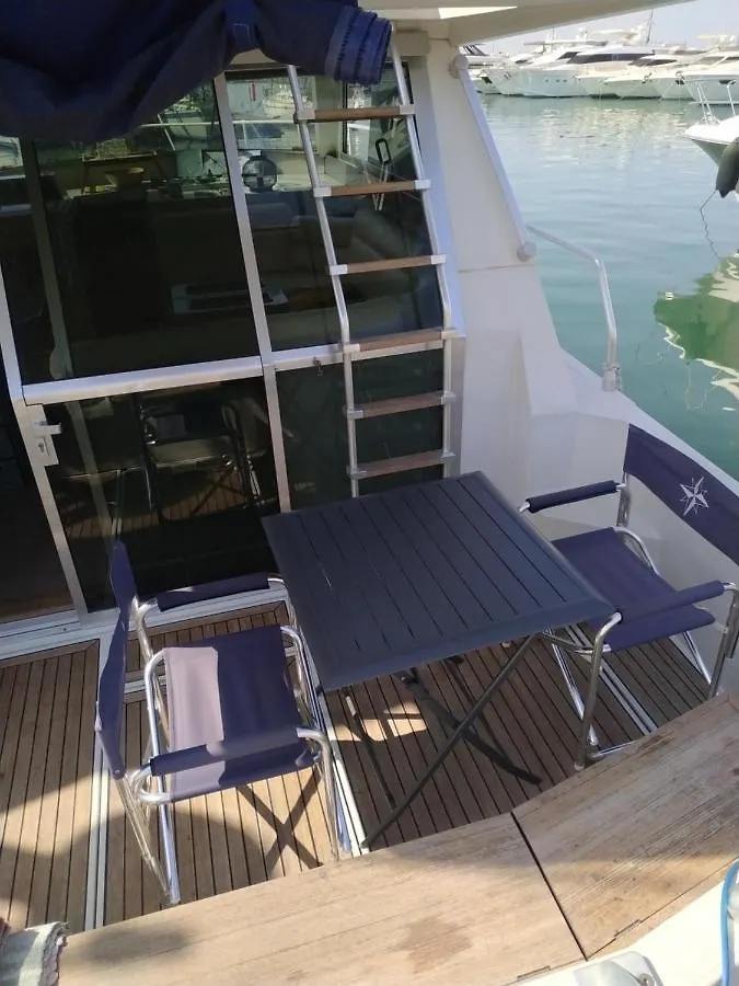 Ferretti 36 ' Bateau A Quai Vieux-Port Cannes Festival La Croisette Botel