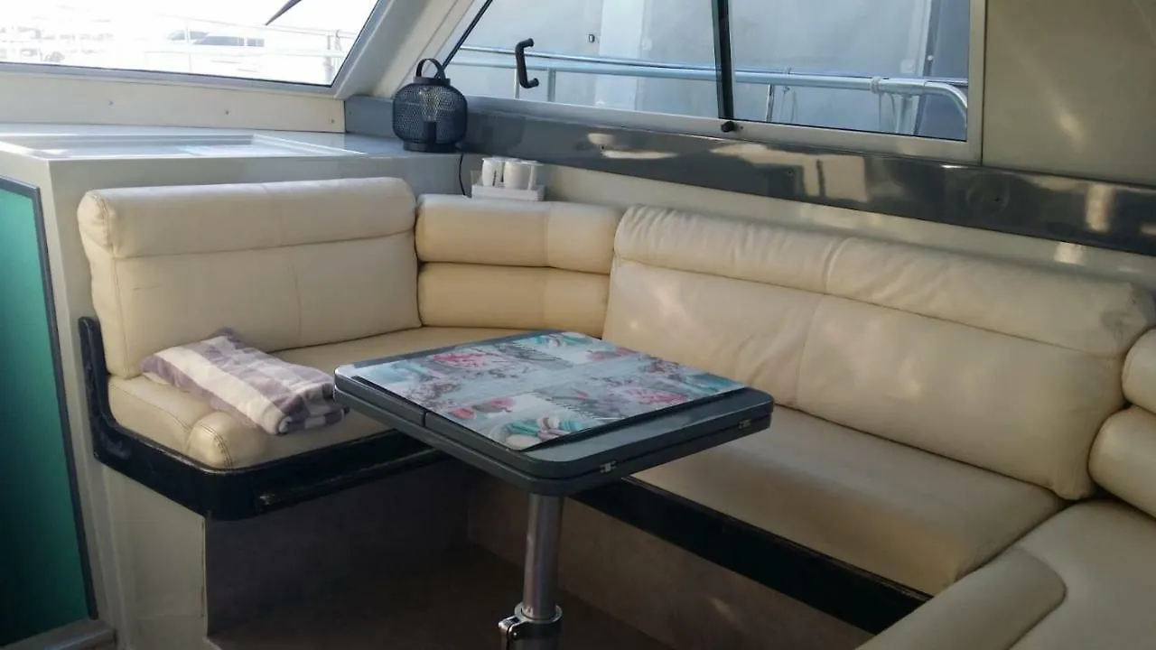 Ferretti 36 ' Bateau A Quai Vieux-Port Cannes Festival La Croisette Botel